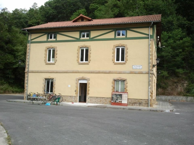  Mountain Bike House 